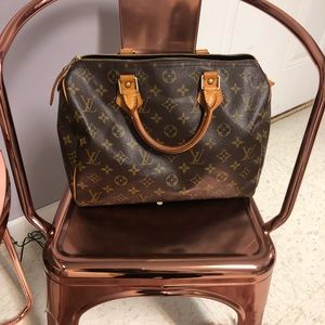 Authentic Louis Vuitton speedy 30 handbag